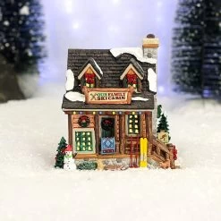 Lemax Our Family Ski Cabin With LEDs