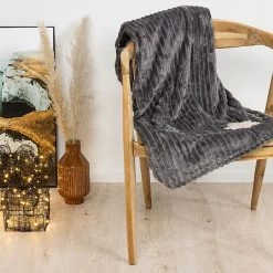 Decoris Grey Ribbed Sherpa Throw -Tinsel Nest Sales Store 1239102 4